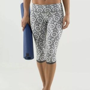 EUC - Lululemon Ignite crop